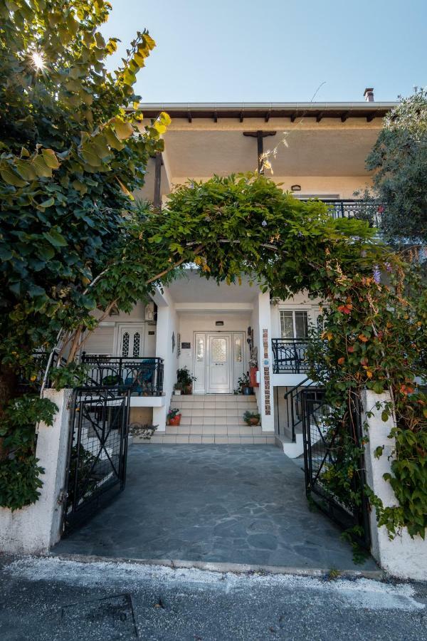 Anthos Apartments Лименас Екстериор снимка