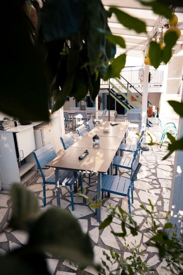 Anthos Apartments Лименас Екстериор снимка