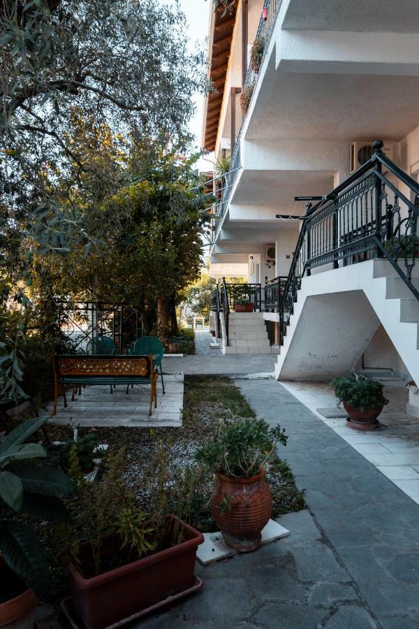 Anthos Apartments Лименас Екстериор снимка